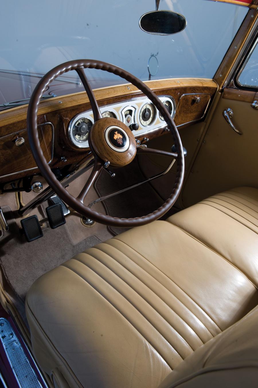  Packard Twelve Model 1208 Convertible Sedan 1935 года  (фото 7 из 17)